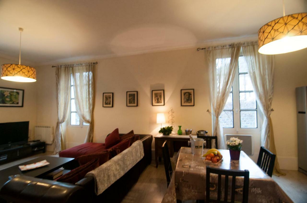 Appartements Ria Sirach Bagian luar foto