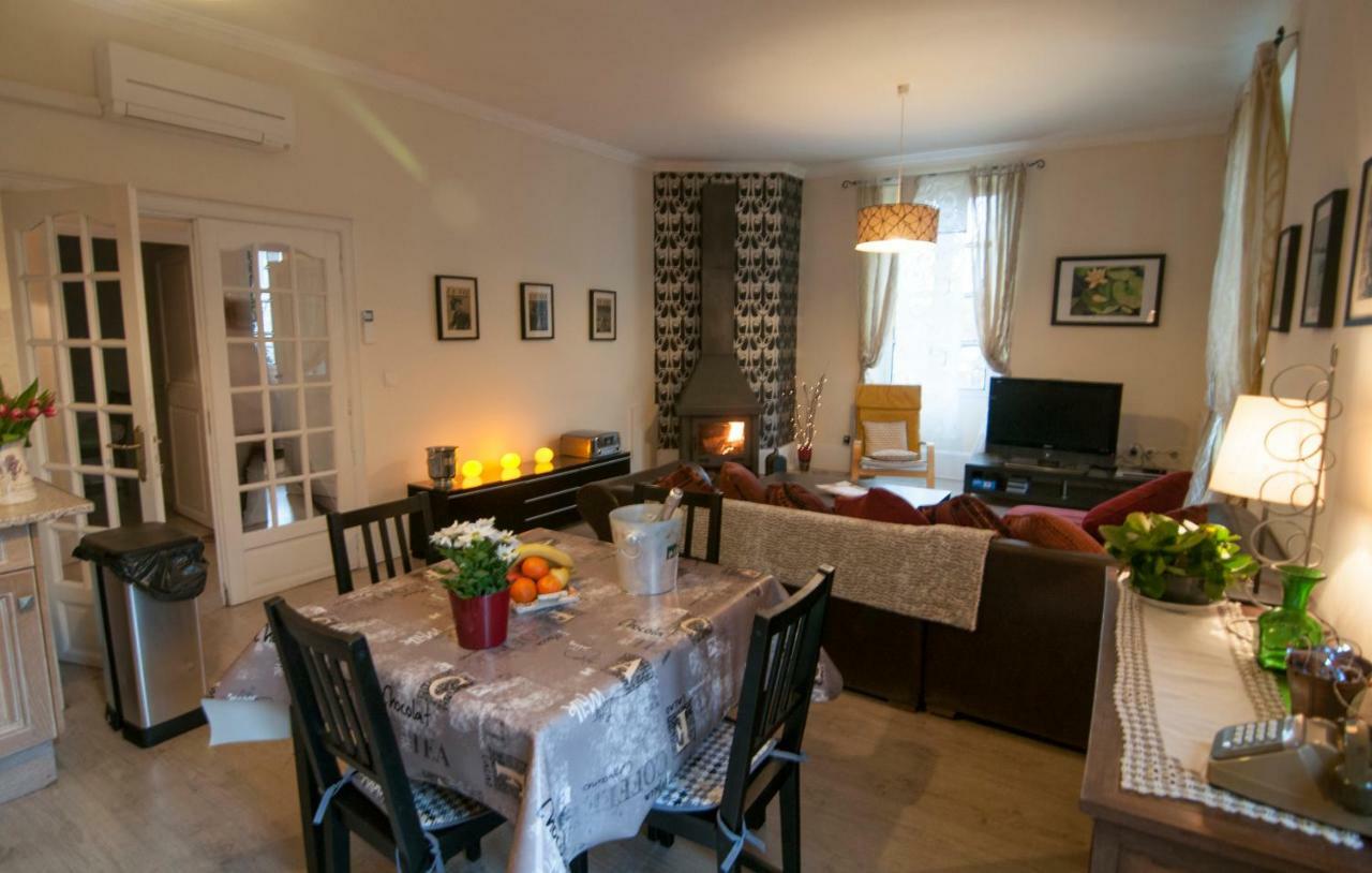 Appartements Ria Sirach Bagian luar foto